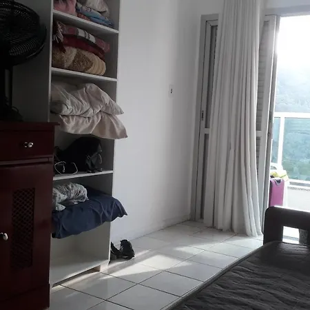 Guaruja ap lindo 200 m da praia-2